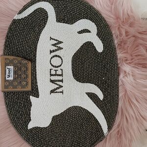 Brand New WOOF & CO. PET BOWL MAT